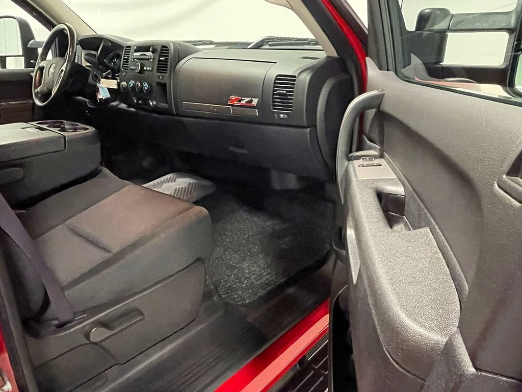 Used 2011 FIRE RED GMC SLE image 39