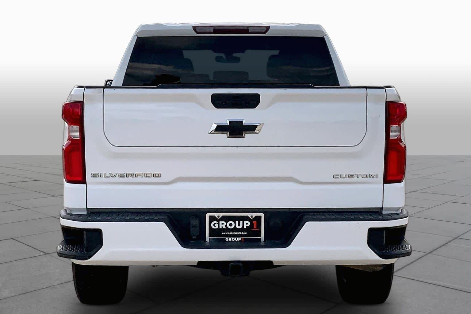 Used 2022 Summit White Chevrolet Custom image 5