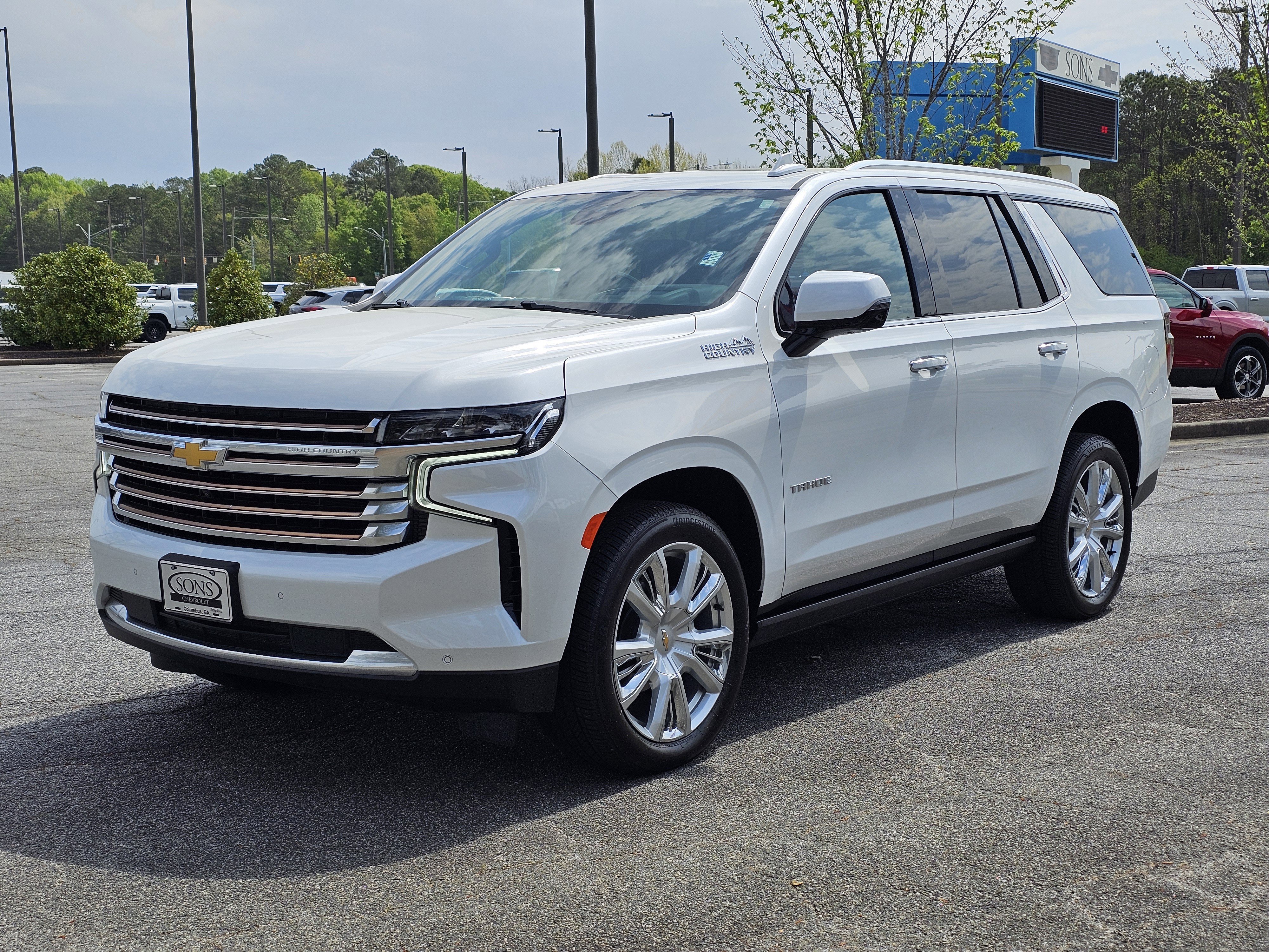 Used 2023 Iridescent Pearl Tricoat Chevrolet High Country image 3