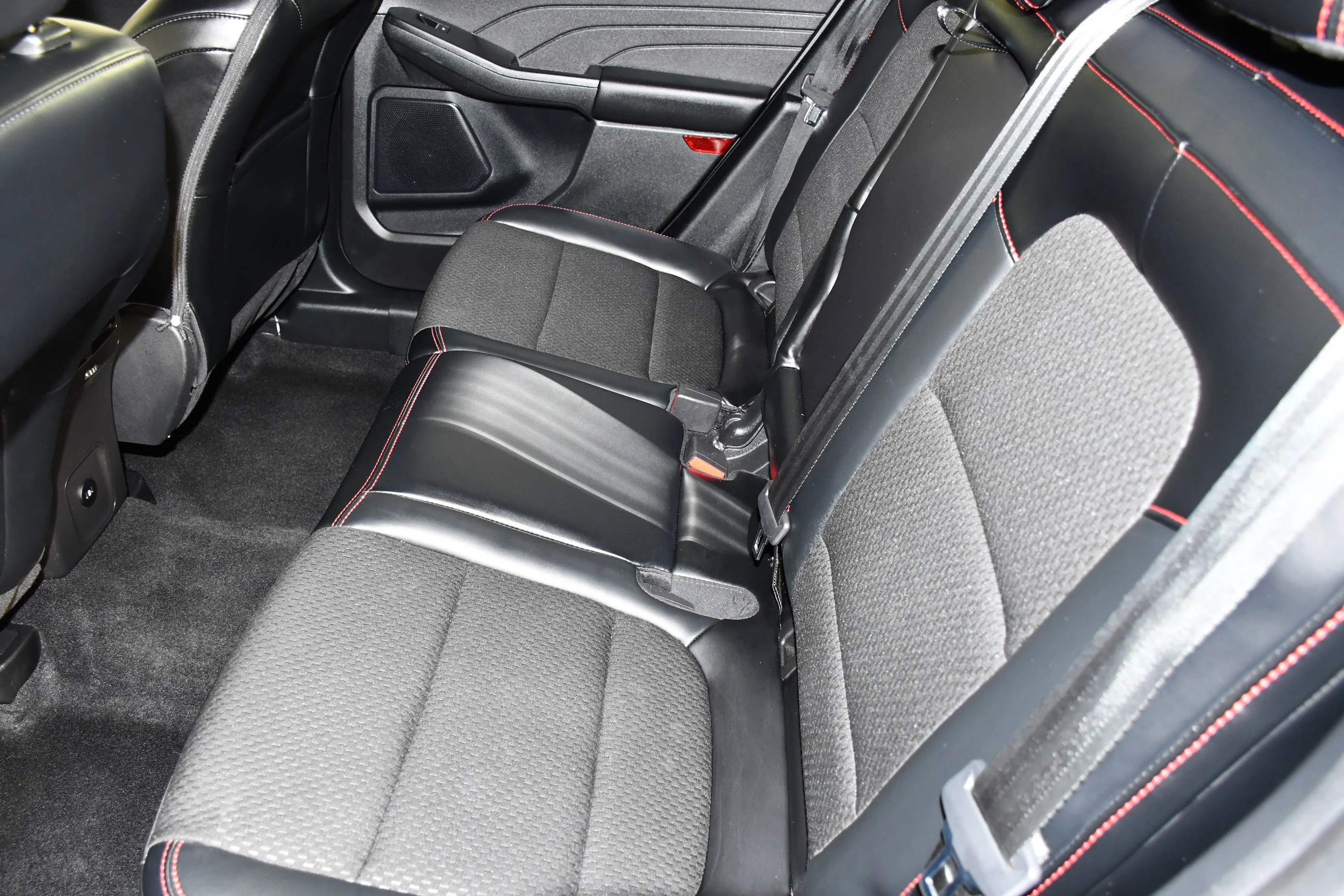 Used 2025 Gray Metallic Ford ST-Line image 46