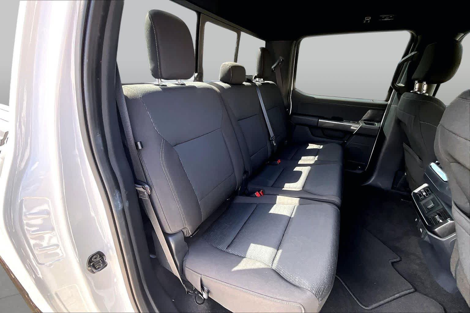 Used 2023 Oxford White Ford XLT image 20