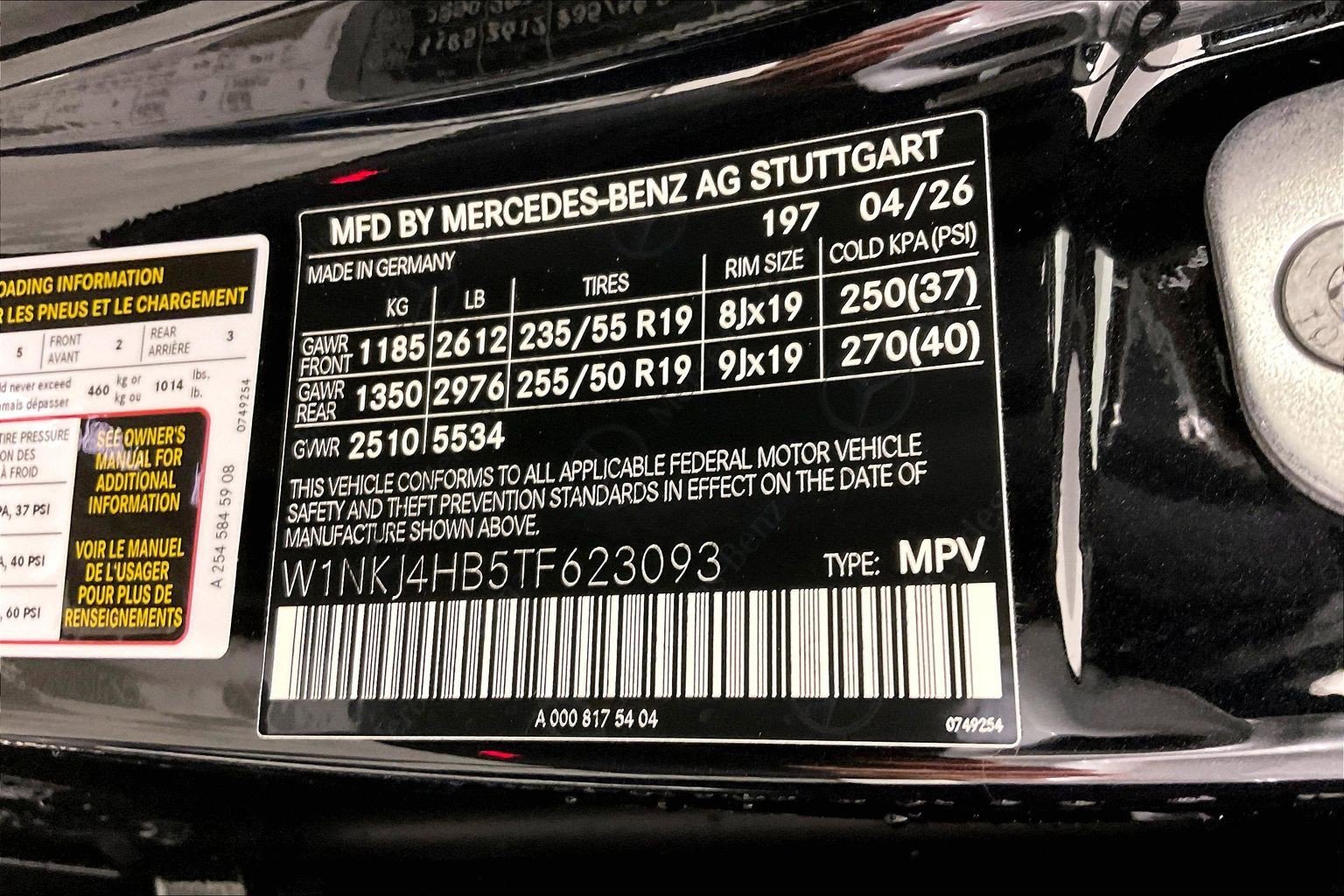 New 2026 Obsidian Black Metallic Mercedes-Benz GLC 300 image 25