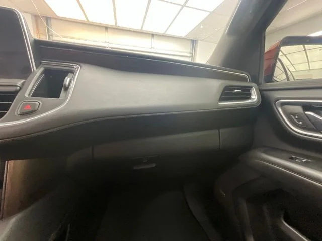 Used 2023 Red Chevrolet High Country image 10