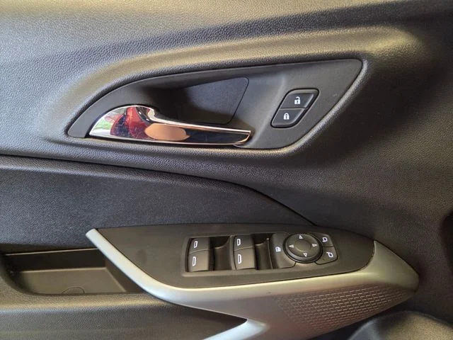 Used 2024 Red Chevrolet 1RS image 27