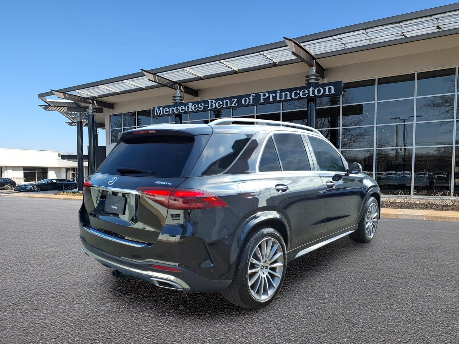 Certified Used 2024 Black Mercedes-Benz GLE 350 4MATIC® SUV image 3
