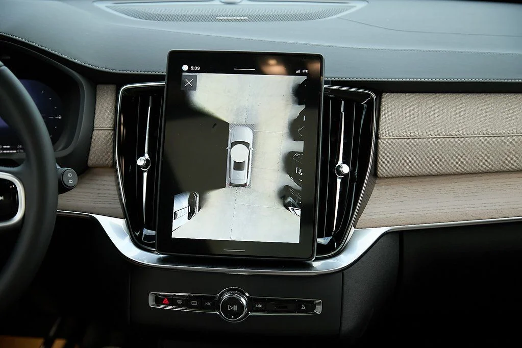 2026 Volvo XC90 Plus - Photo 27