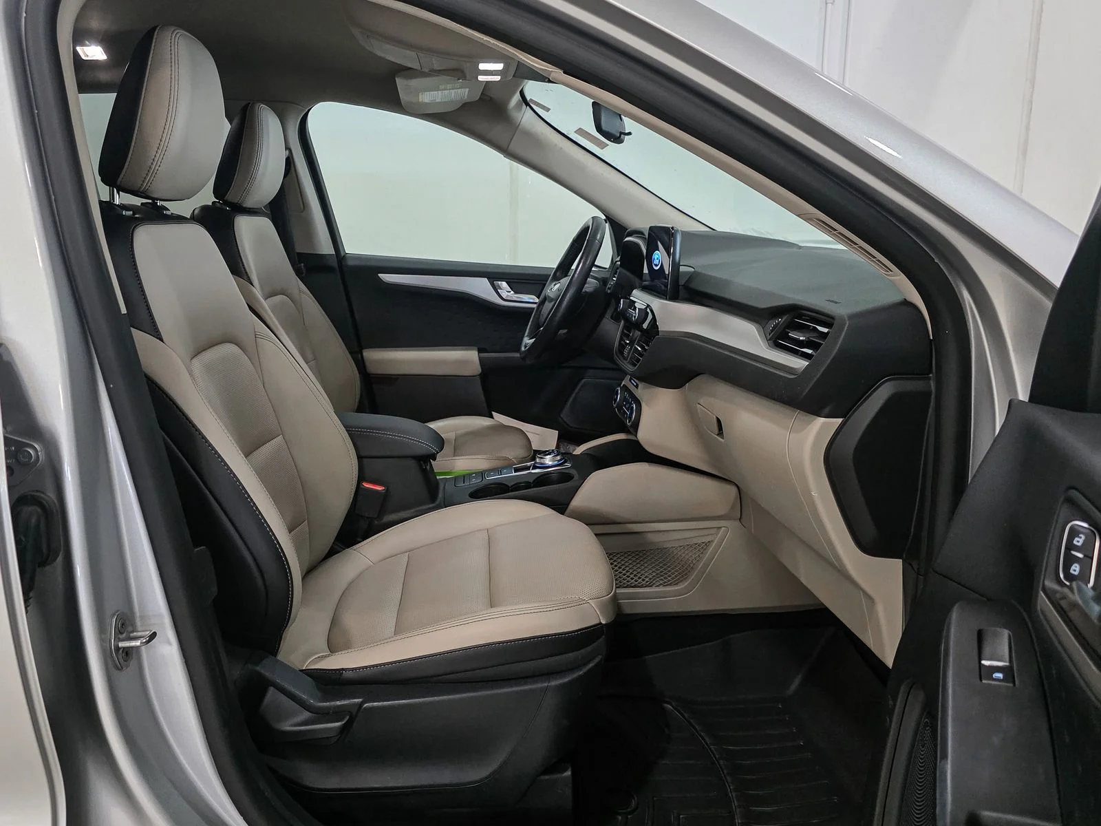 Used 2020 Silver Ford SEL image 21