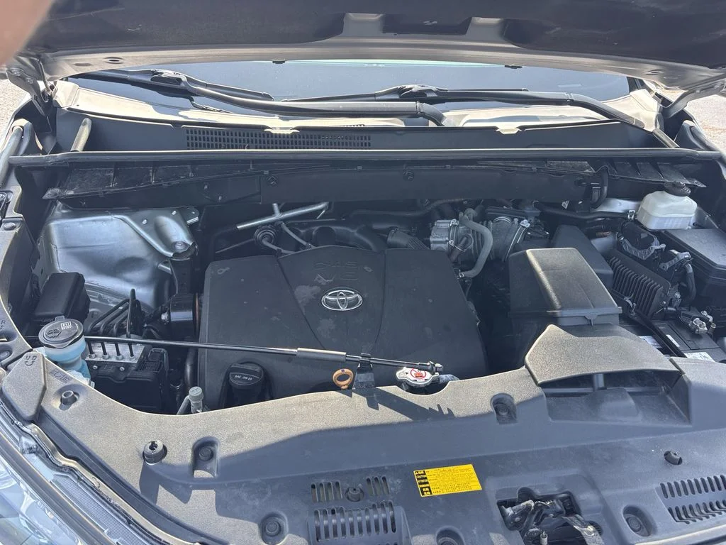 Used 2019 Silver Toyota Limited Platinum image 31