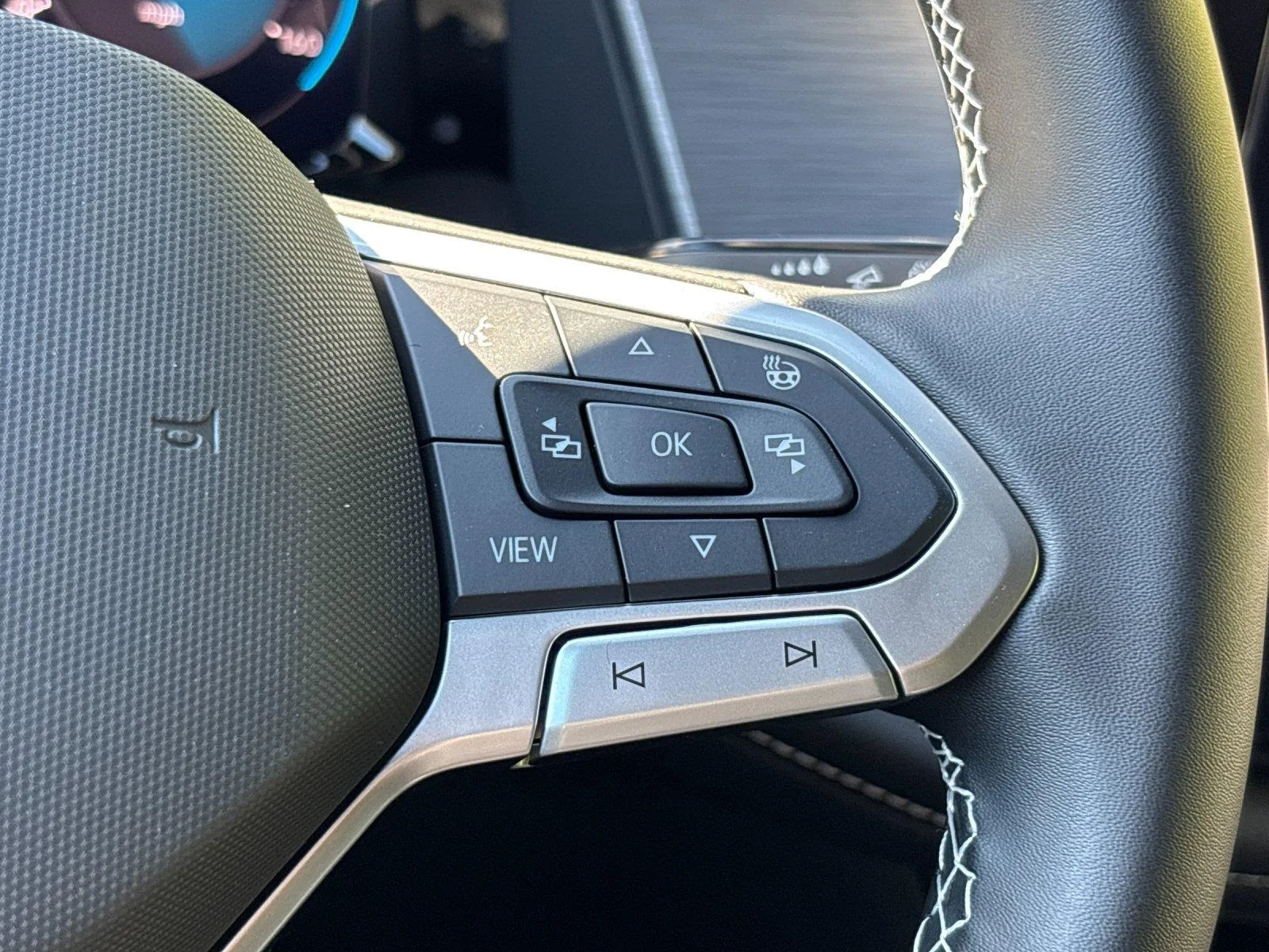New 2026 Pure Gray Volkswagen 2.0T SE w/Technology image 19