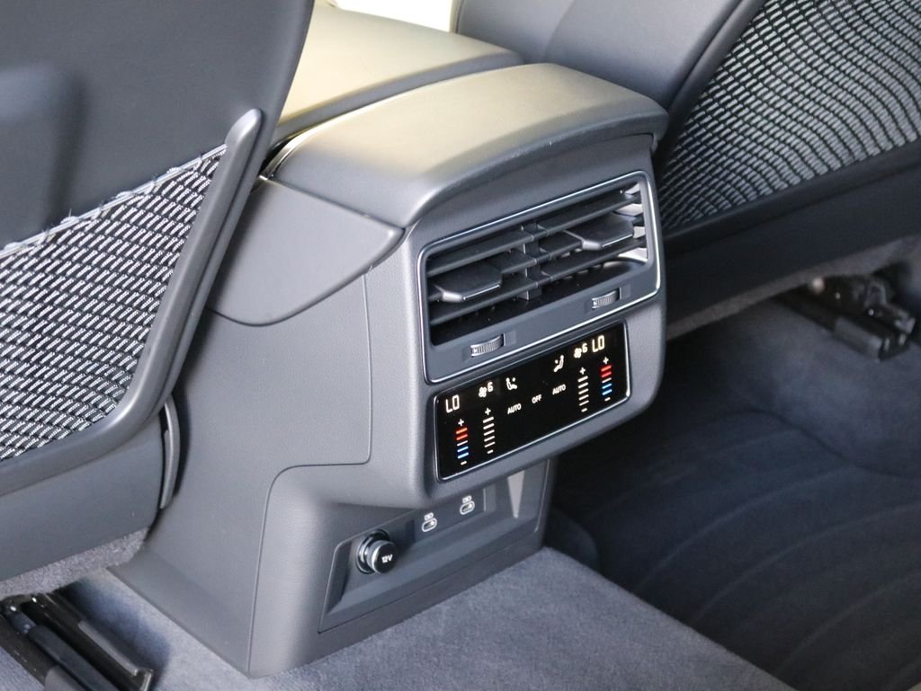 2023 Audi RS Q8 Base - Photo 25