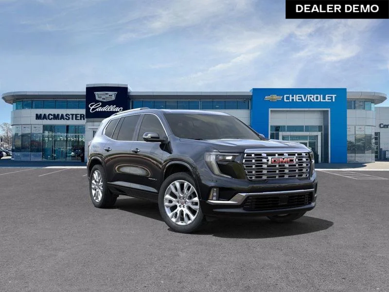 Used 2025  GMC Denali image 1