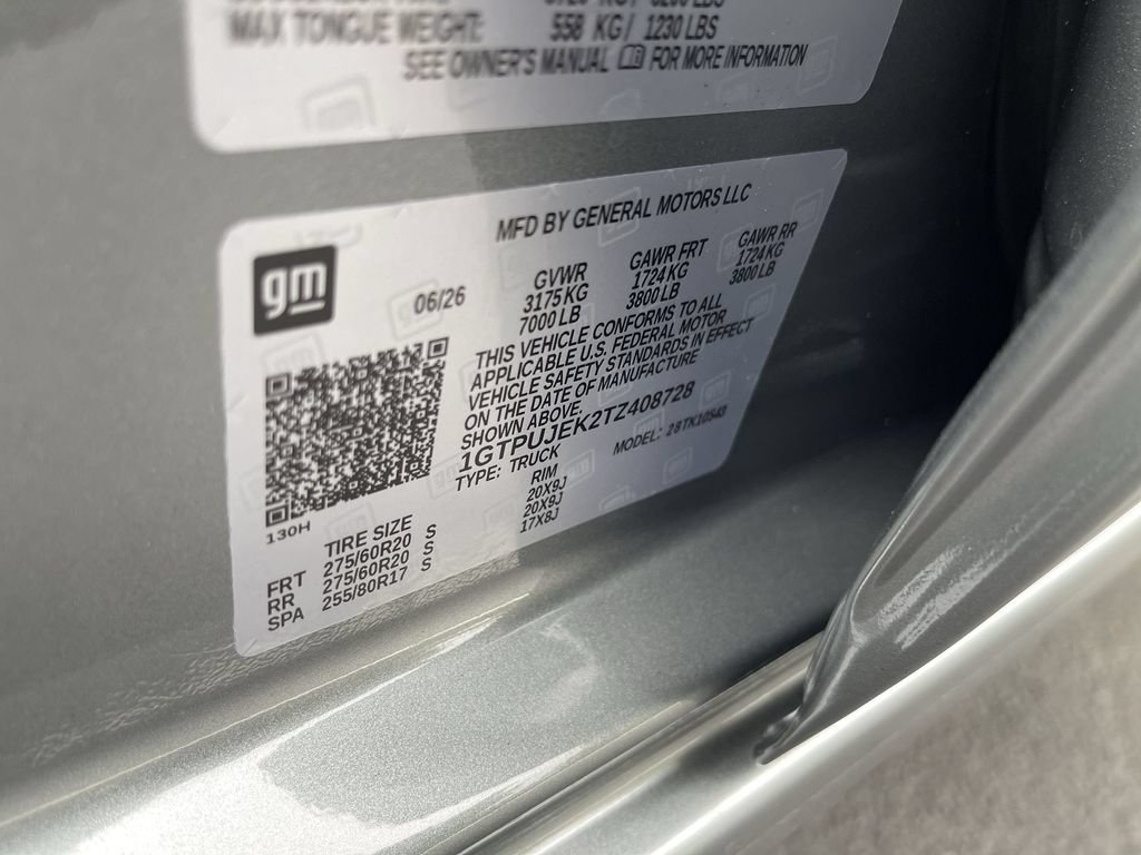 New 2026 Sterling Metallic GMC Elevation image 33