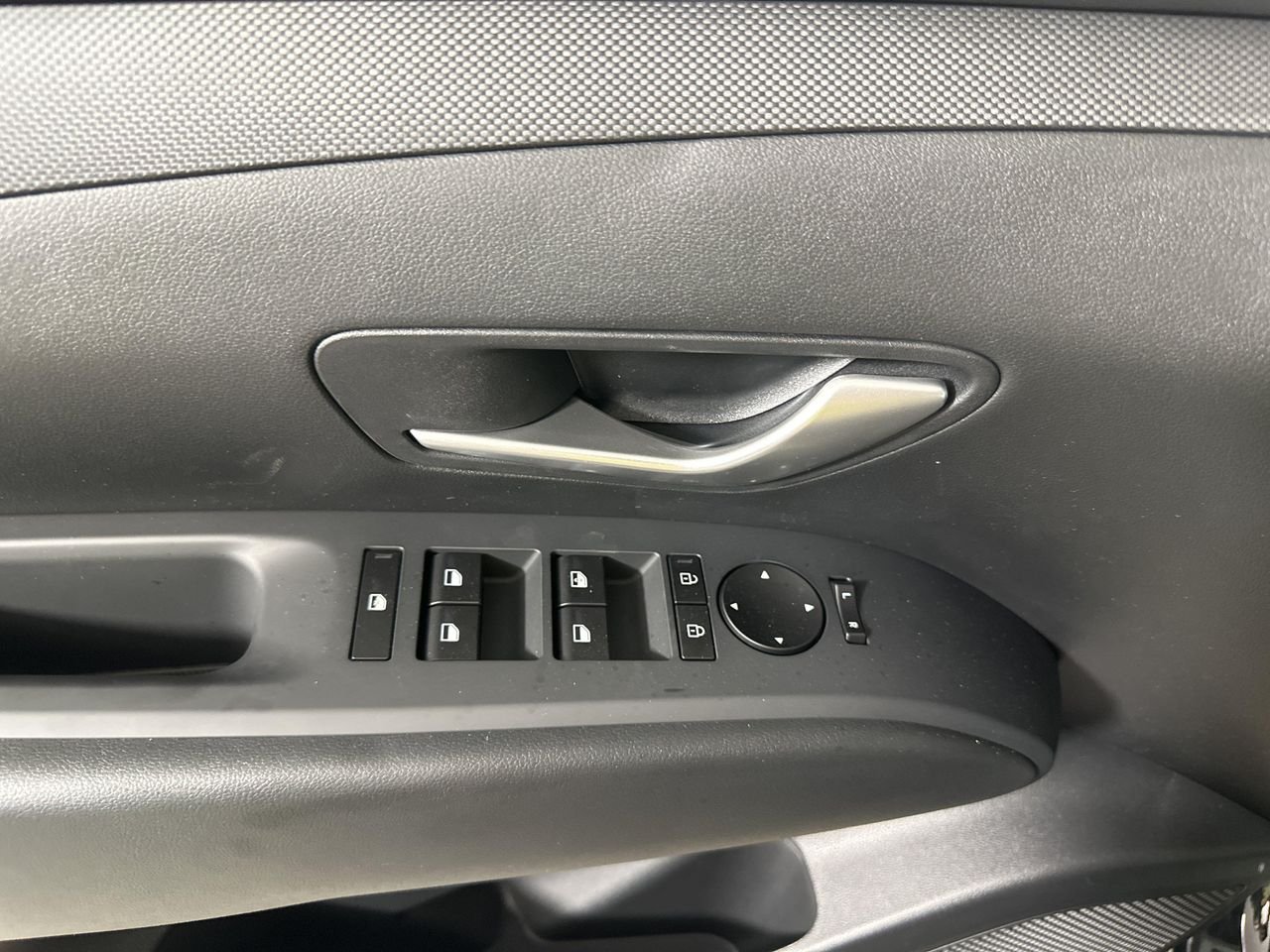 New 2026 Phantom Black Hyundai SE image 11