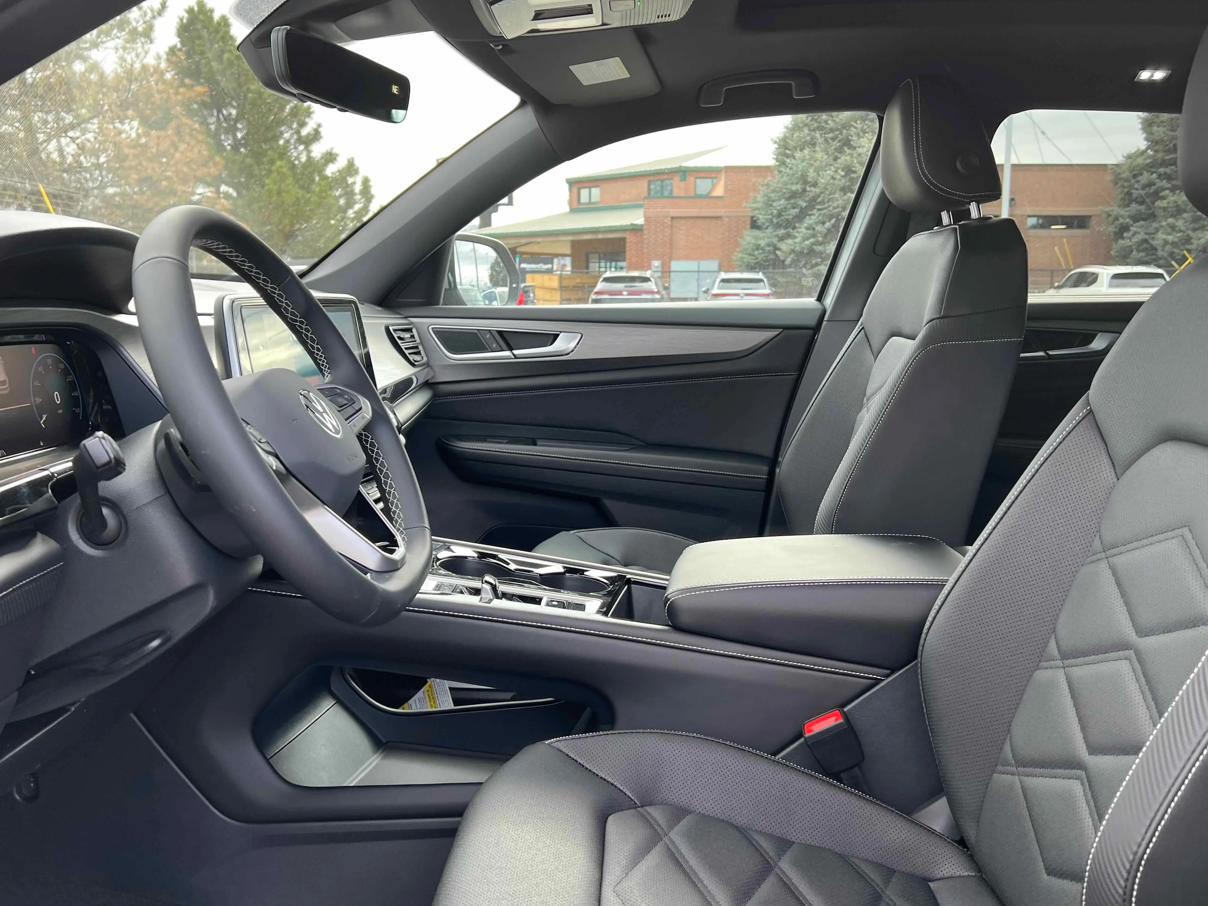 New 2026 Silver Mist Volkswagen 2.0T SE w/Technology image 3