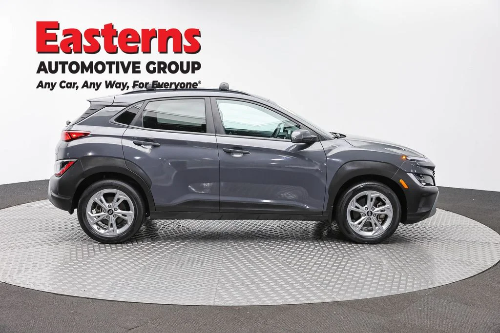 Used 2023 Gray Hyundai SEL image 4