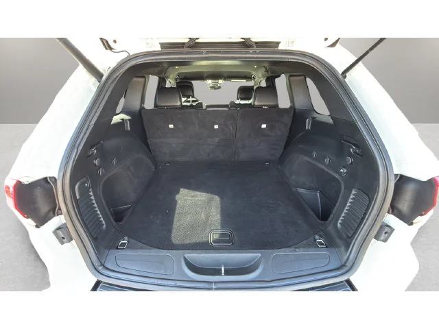 Used 2018 White Jeep Altitude image 31