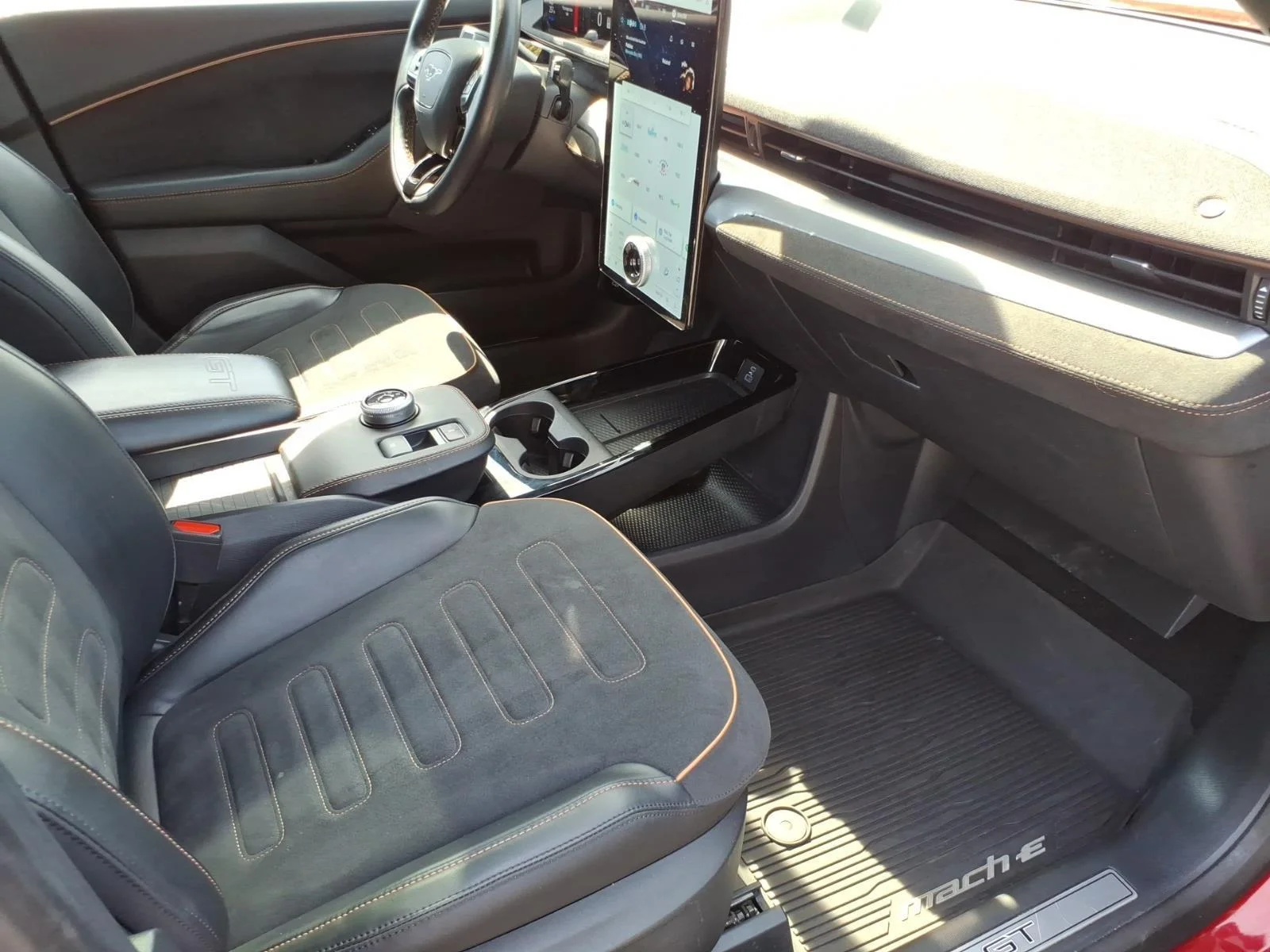 Used 2022 Rapid Red Metallic Tinted Clearcoat Ford GT image 25