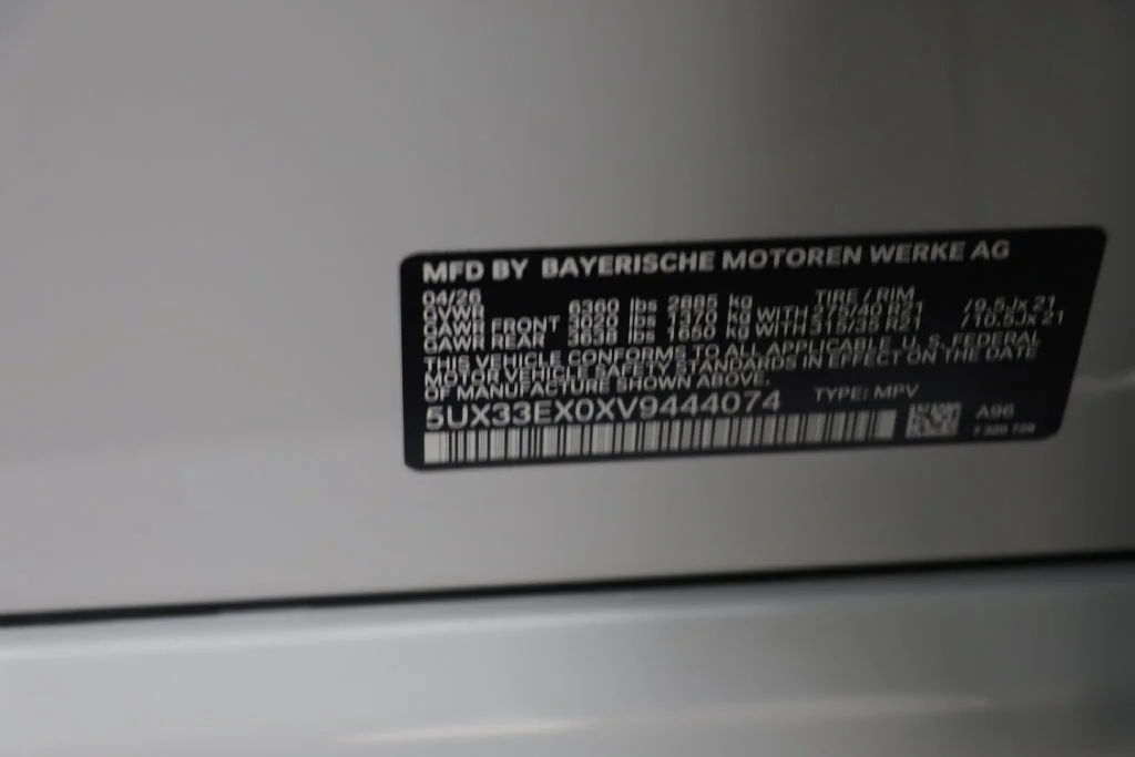 New 2027 MINERAL WHITE BMW xDrive40i image 24