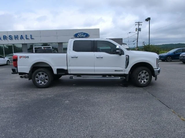 2024 Ford F-350 Super Duty Lariat - Photo 11