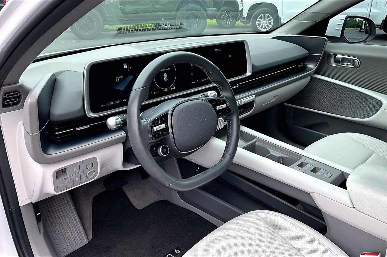 Used 2025 Serenity White Hyundai SEL image 18