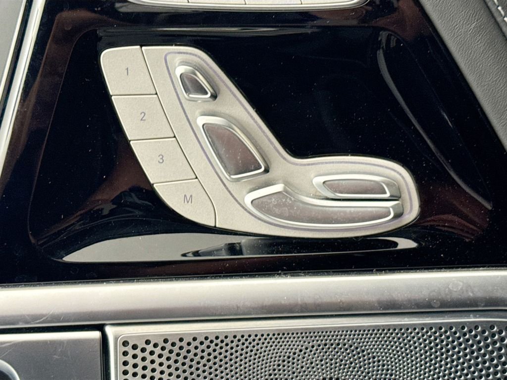 Used 2023 Black Mercedes-Benz G 550 image 21