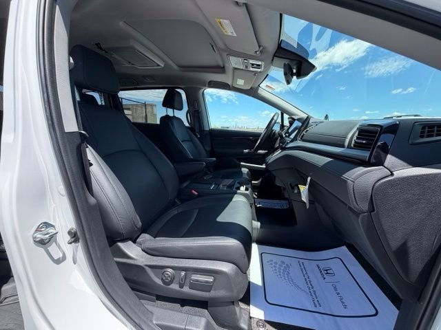 Used 2024 Gray Honda Touring image 17