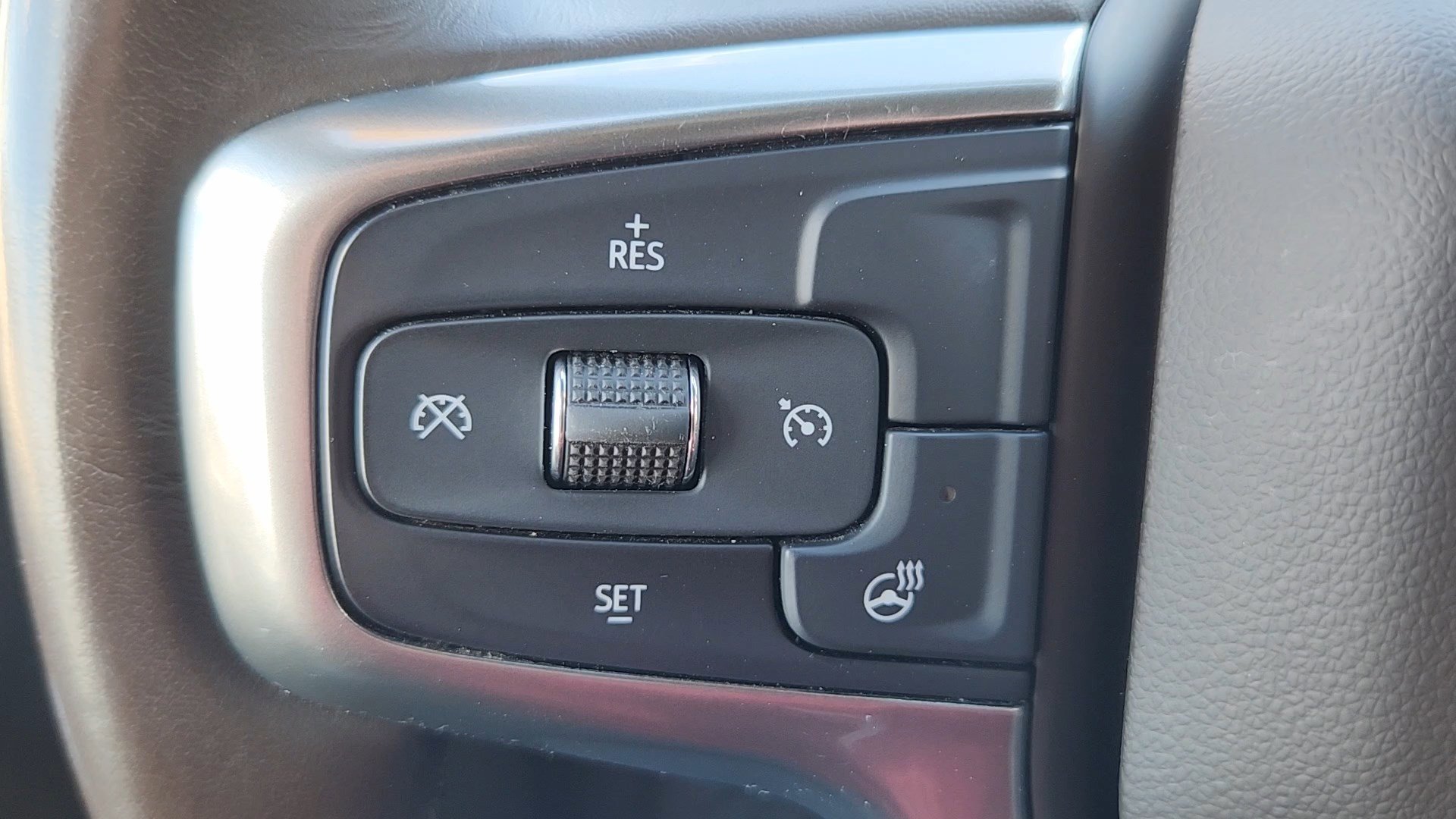 Used 2020 Summit White Chevrolet LTZ image 11