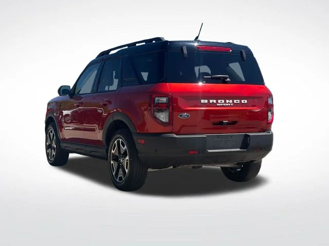 Used 2023 Red Ford Outer Banks image 8