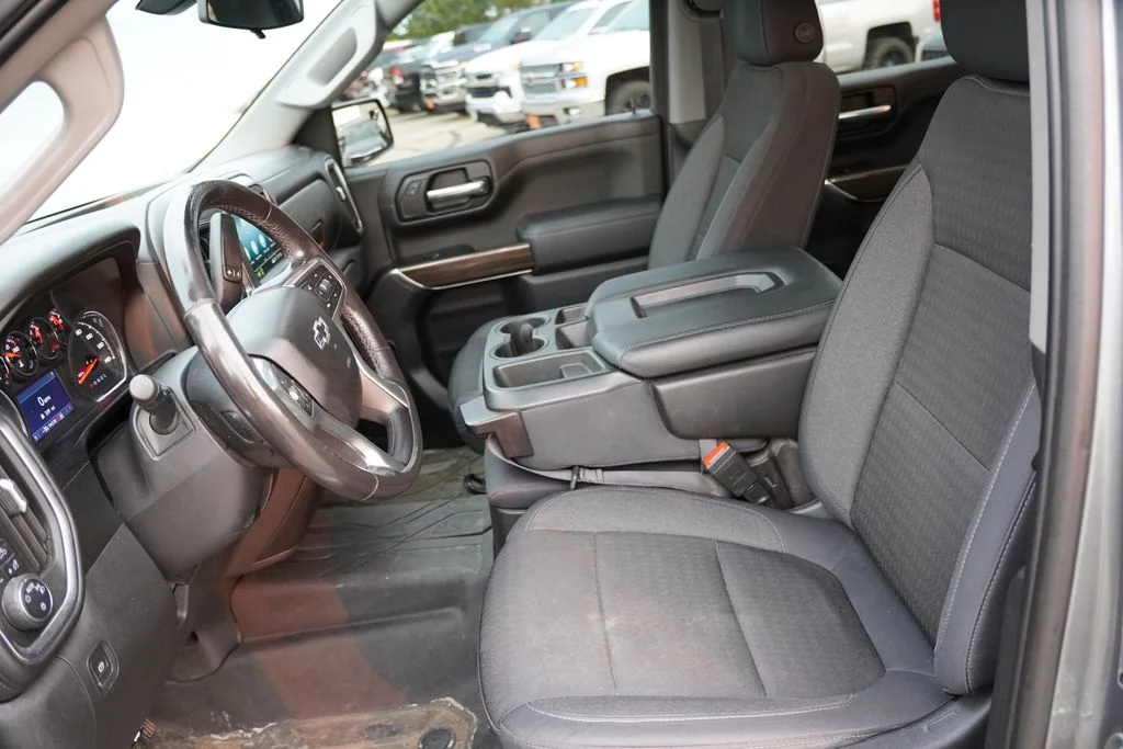 Used 2019 Satin Steel Metallic Chevrolet RST image 4