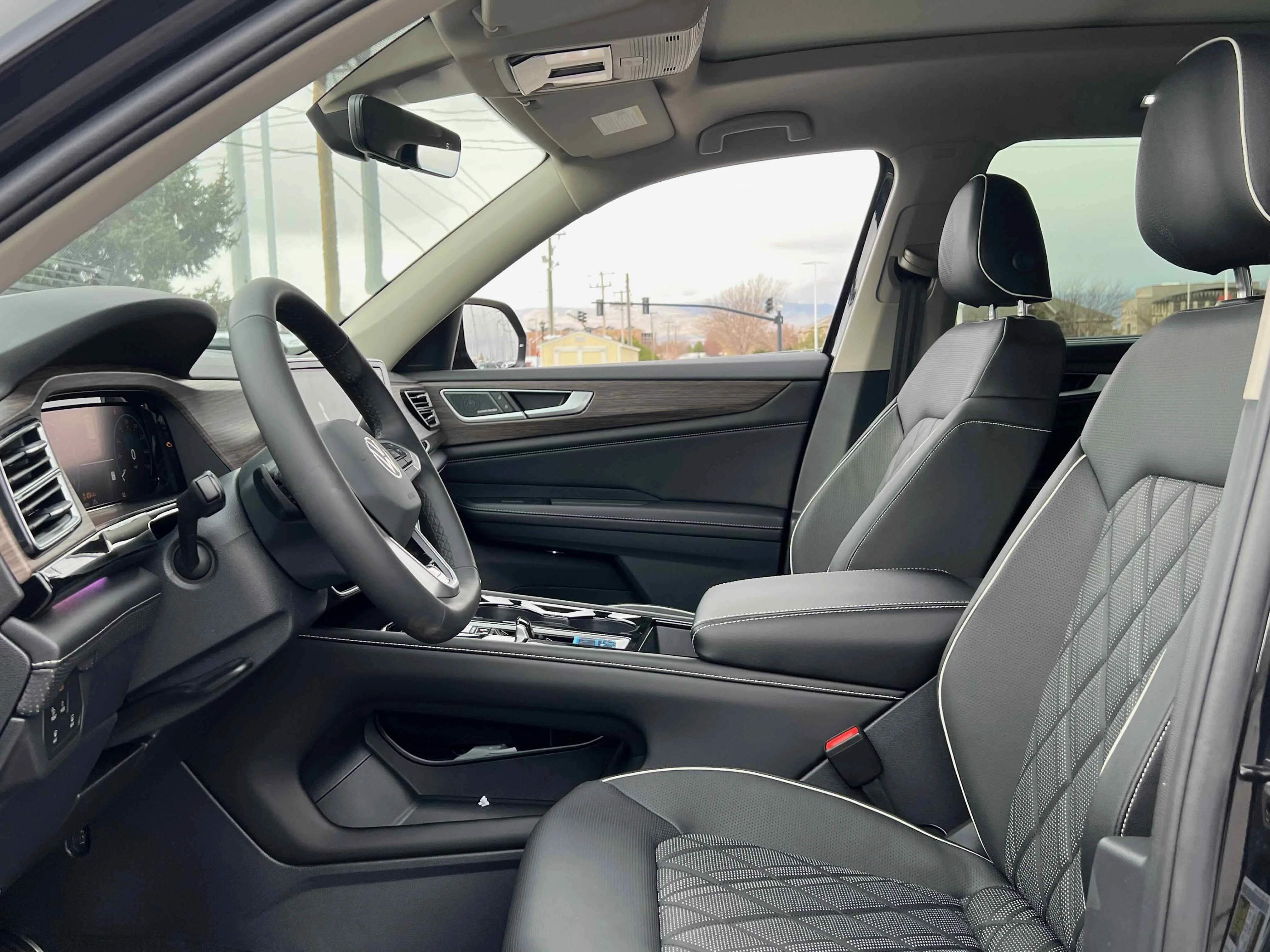 New 2026 Deep Black Volkswagen 2.0T SEL Premium R-Line image 4