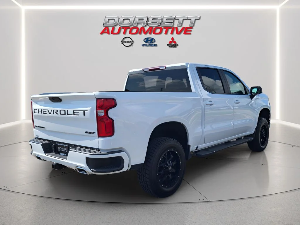 Used 2022 Summit White Chevrolet RST image 6
