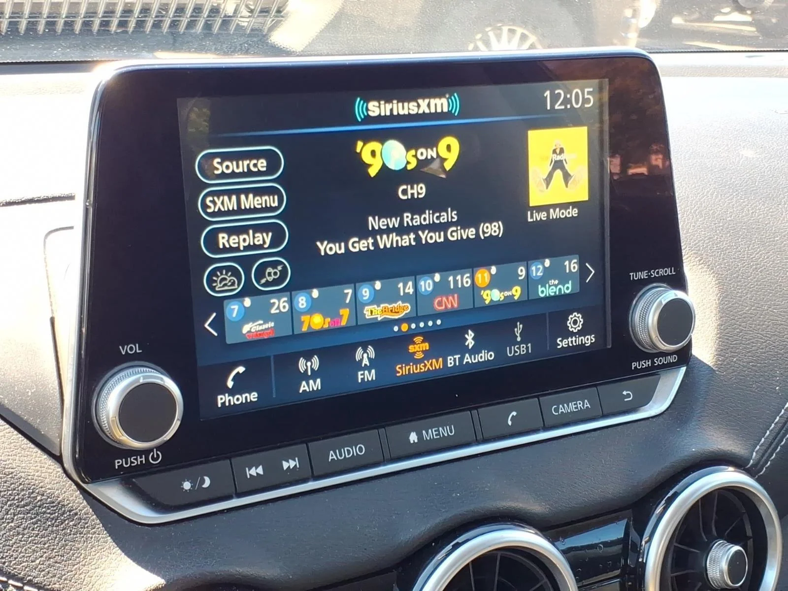 Used 2025  NISSAN SV image 19