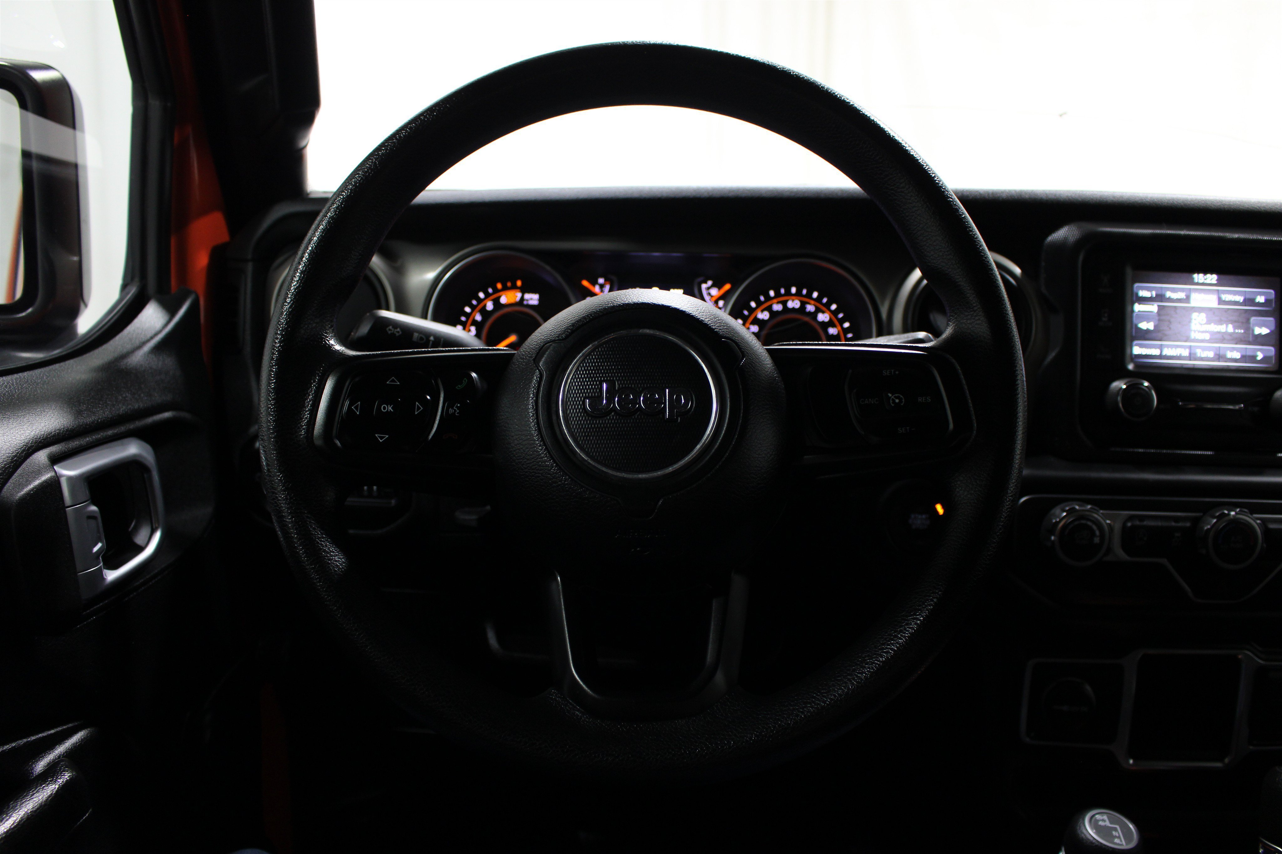 Used 2018 Punkn Metallic Clearcoat Jeep Sport image 7