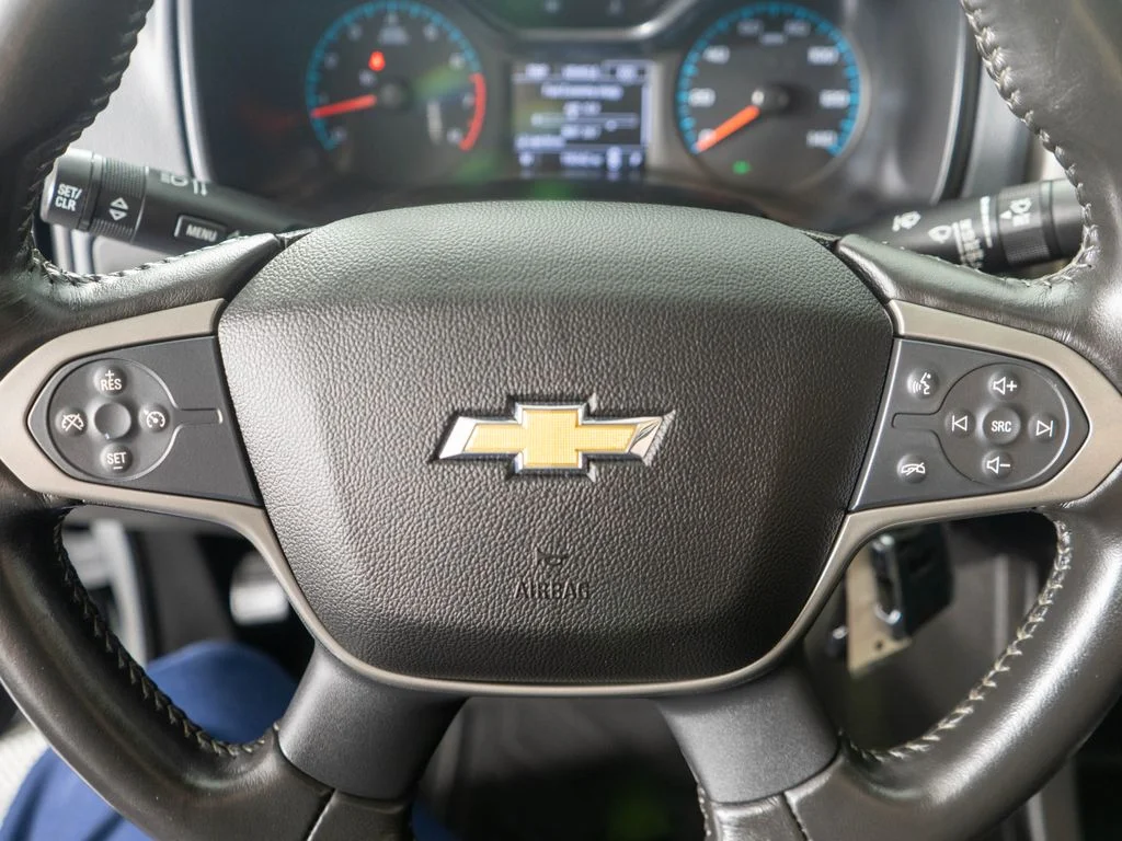 Used 2015 White Chevrolet Z71 image 14