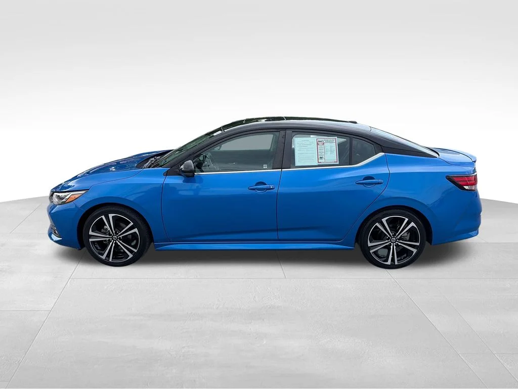 Used 2022 Blue Nissan SR image 3