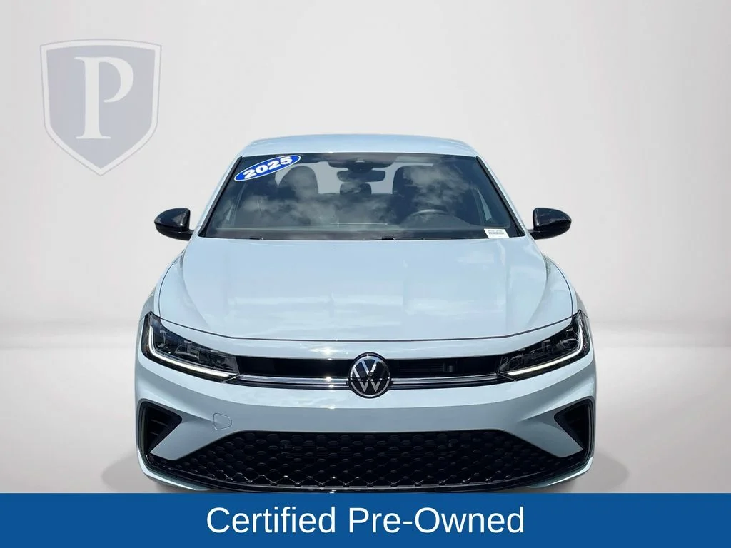 Used 2025 Gray Volkswagen 1.5T Sport image 3