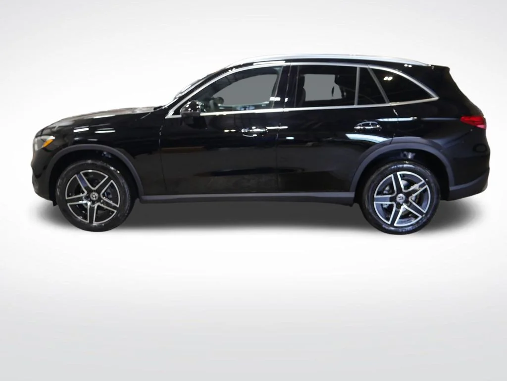Used 2026 Black Mercedes-Benz GLC 300 image 2