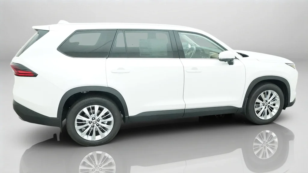 New 2026 Wind Chill Pearl Toyota Platinum image 8