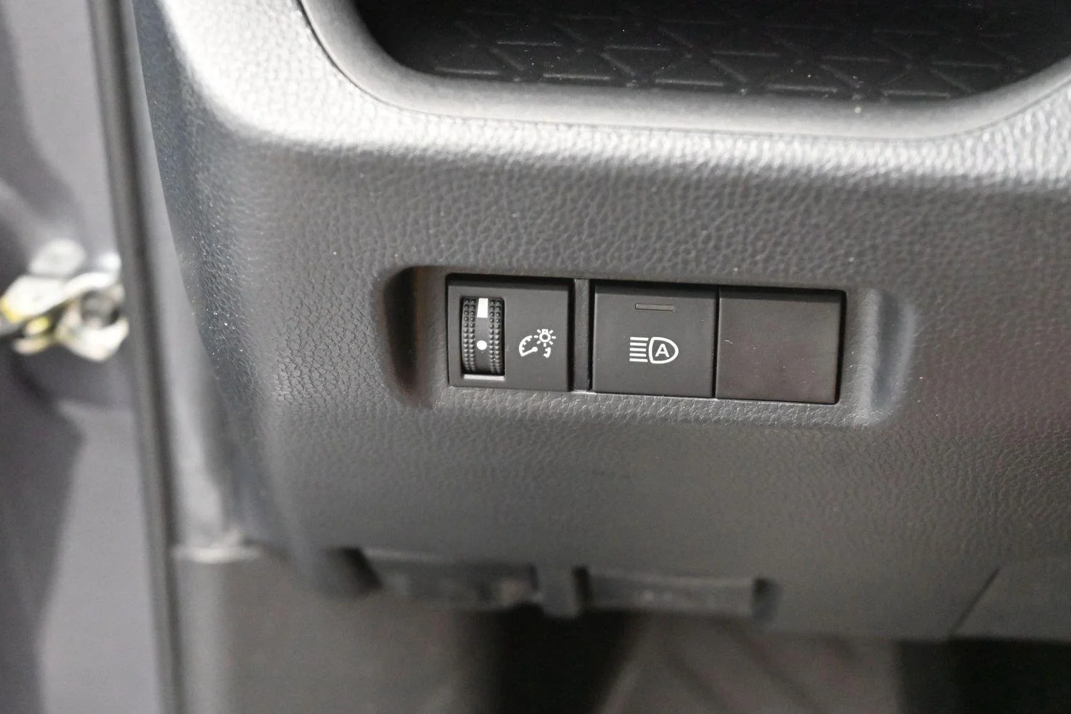 Used 2022 Magnetic Gray Metallic Toyota LE image 27