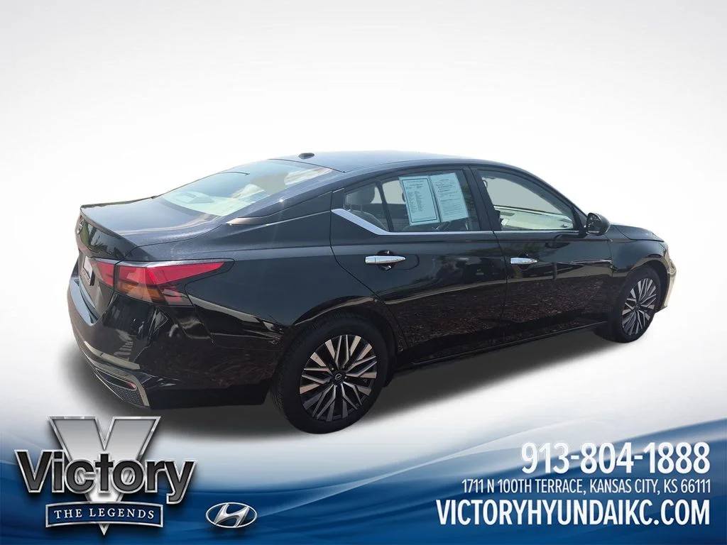 Used 2025 Black Nissan 2.5 SV image 5