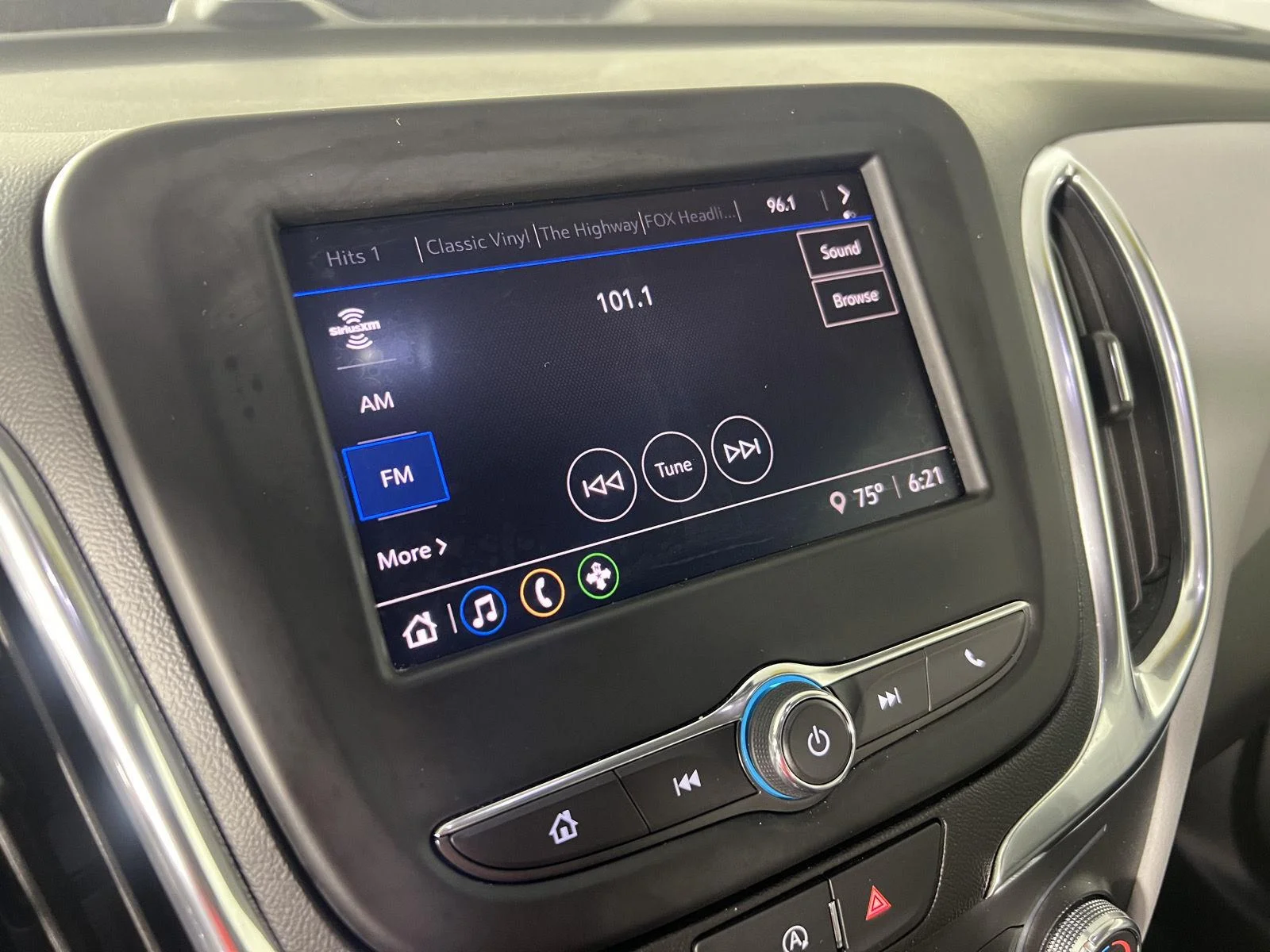 Used 2022 BLUE GLOW METALLIC Chevrolet LS image 16