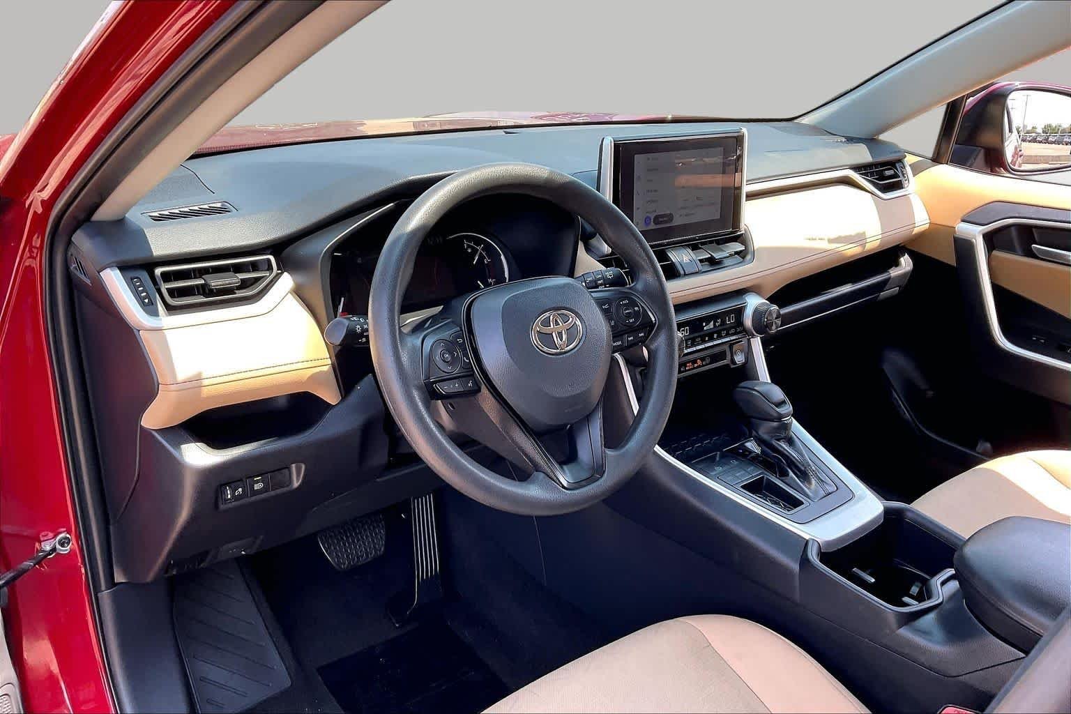 Used 2025 Ruby Flare Pearl Toyota XLE image 17