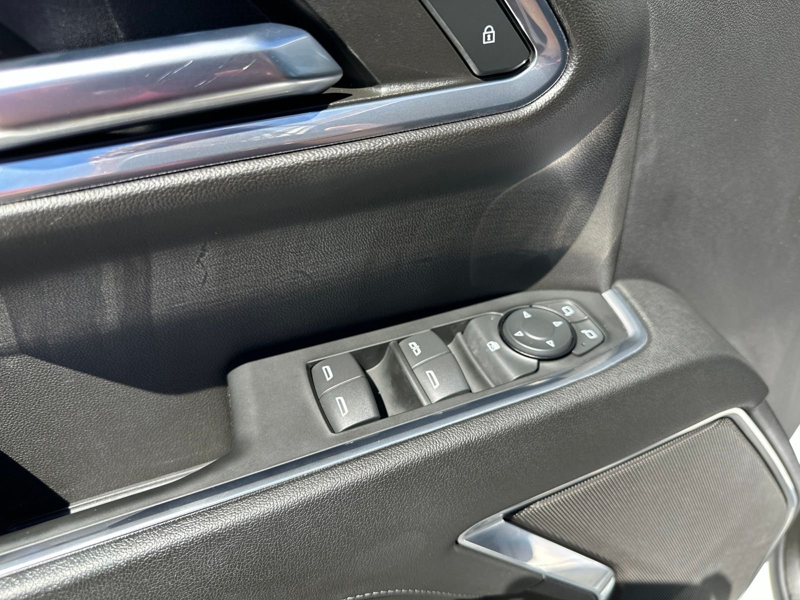 Used 2024 White Chevrolet LT image 19