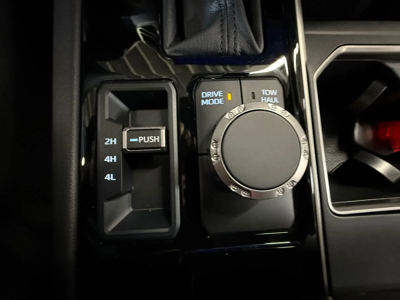 2026 Toyota Tundra Limited - Photo 12
