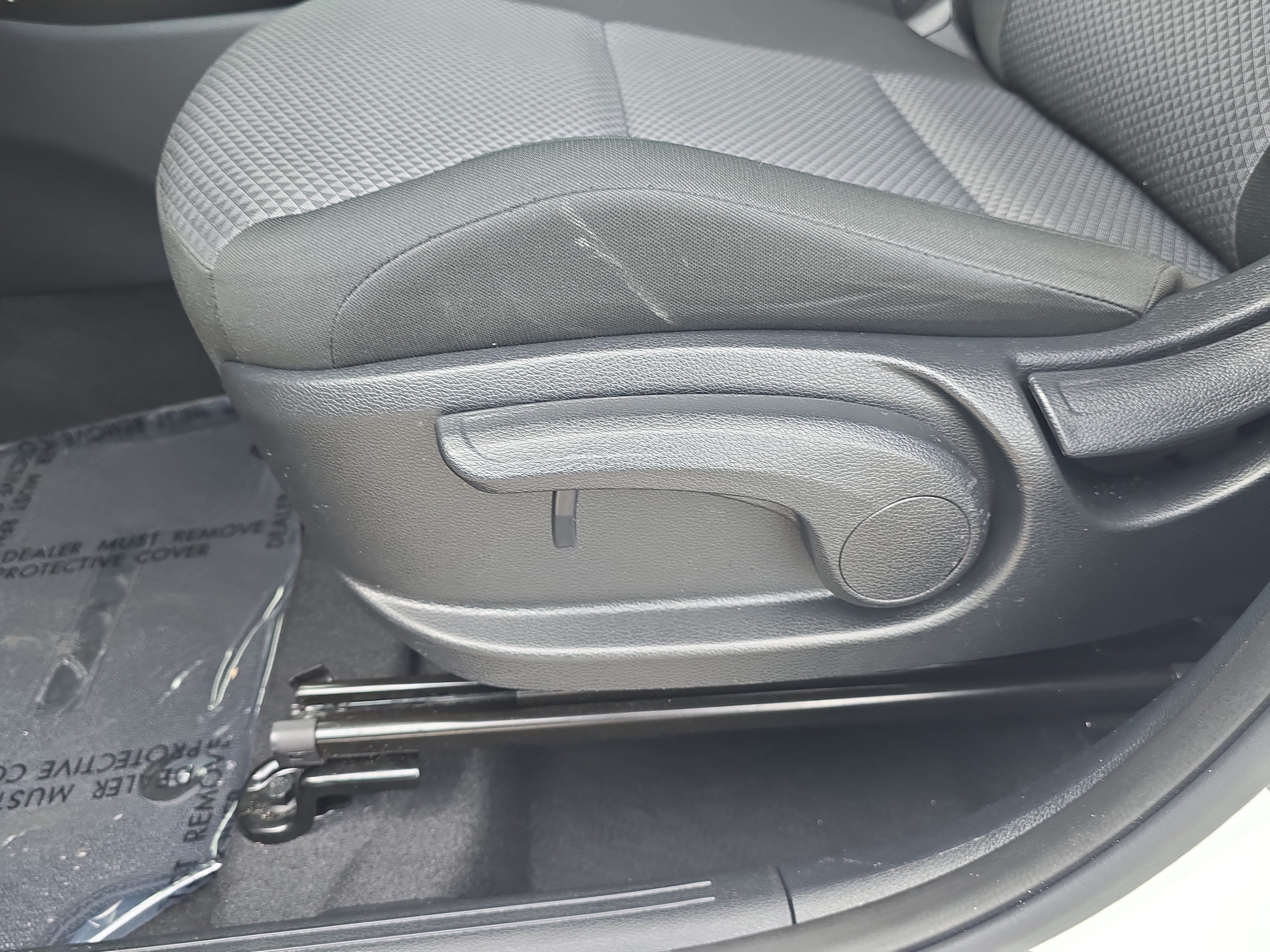 Certified Used 2025 Snow White Pearl Kia LX image 20