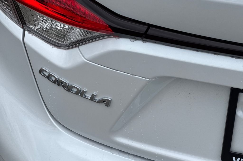 New 2026 Wind Chill Pearl <sup>1</sup> Toyota  LE image 7