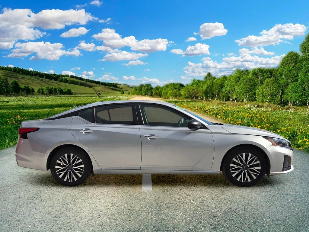 Used 2024 Silver Nissan 2.5 SV image 7