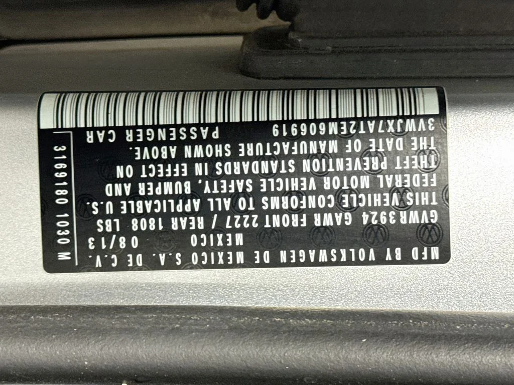 Used 2014 Silver Volkswagen 2.5L image 37
