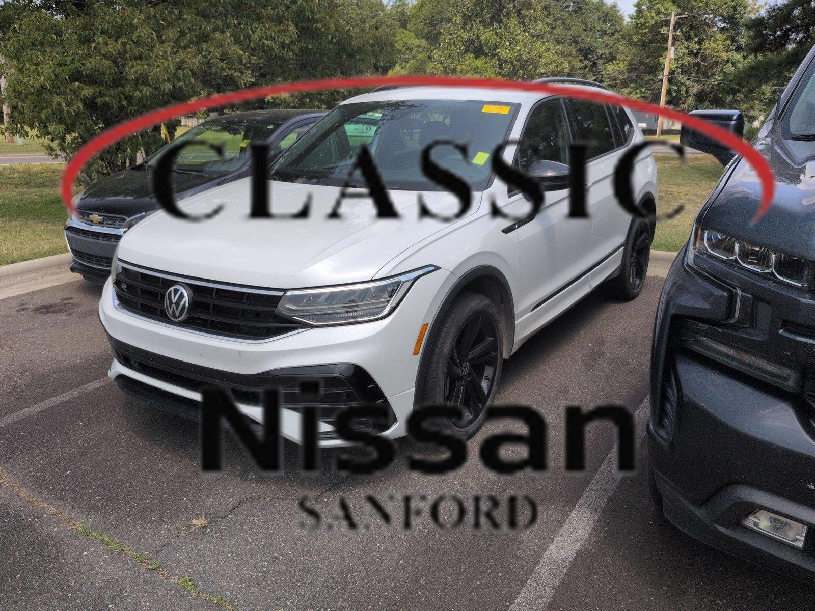 2023 Volkswagen Tiguan SE R-Line Black