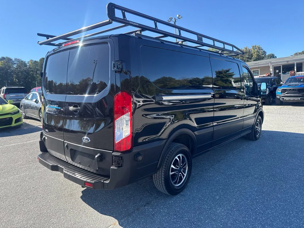 Used 2022 Black Ford Base image 5